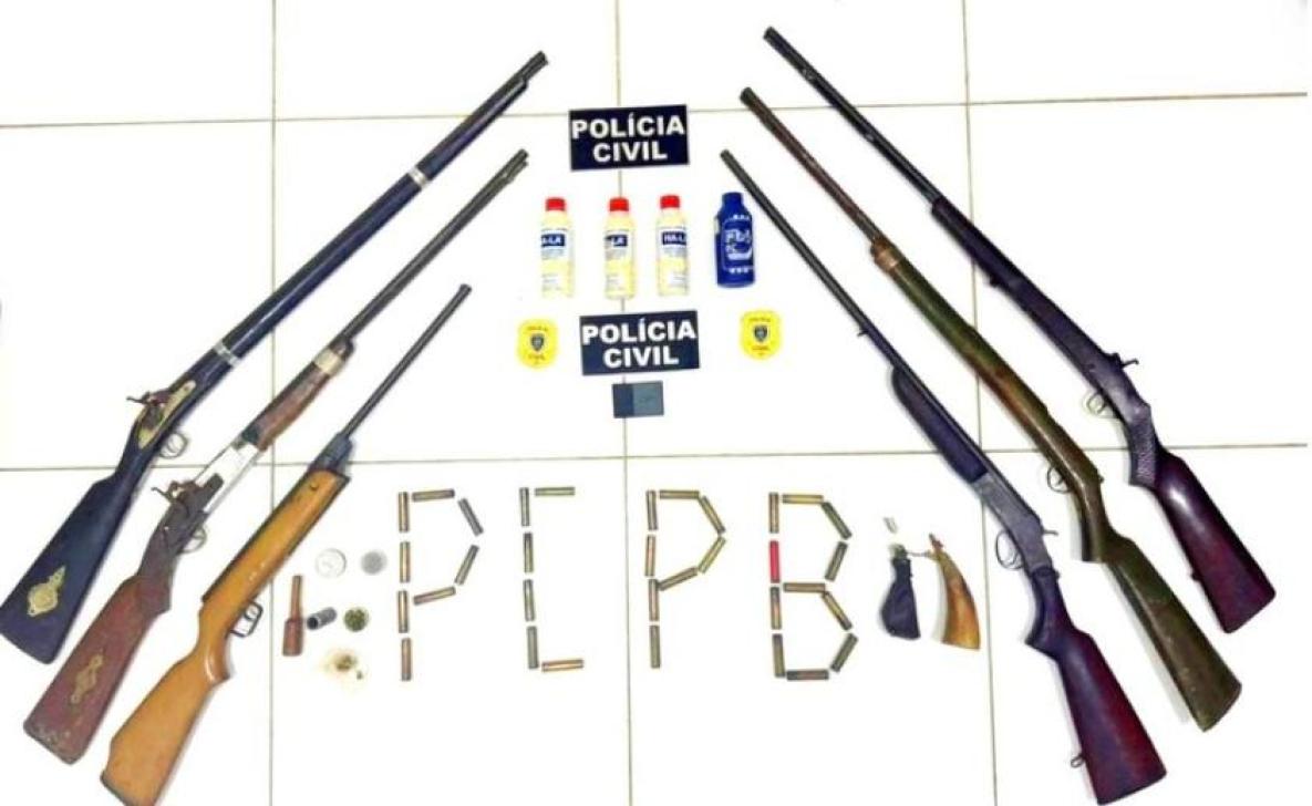 Polícia Civil cumpre mandados e apreende armas, munições e drogas no Sertão paraibano