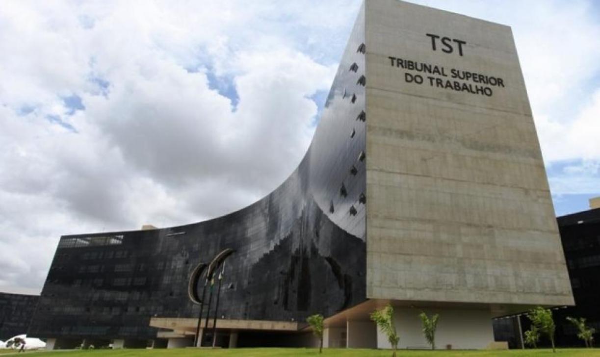 TST decide que empregados dos Correios devem pagar por plano de saúde