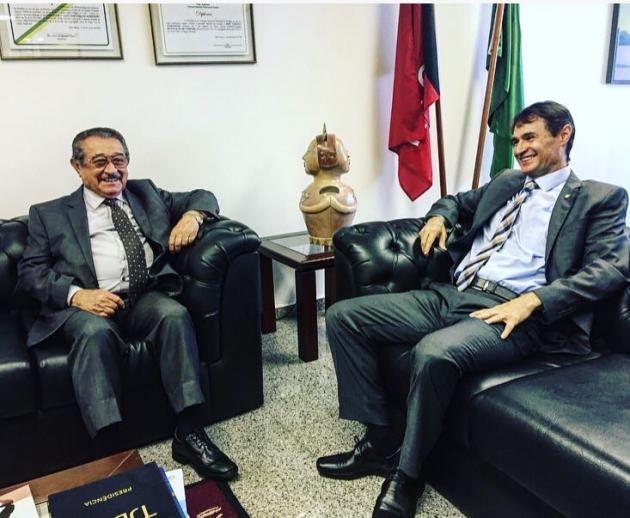 Os dois discutiram assuntos administrativos.