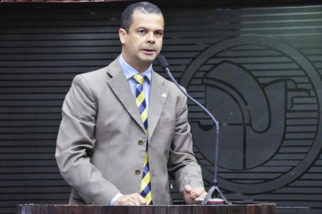 Deputado Jutay Meneses diz que Zennedy quer culpar o PRB pelo seu fracasso