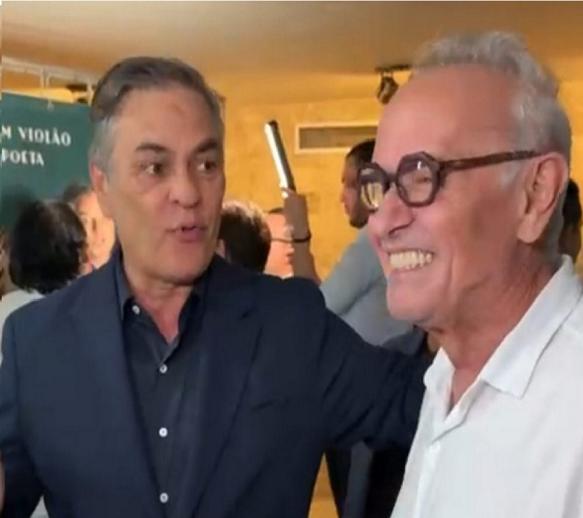 Cássio Cunha Lima (à esquerda) e Cícero Lucena (à direita). - Fonte: Paraíba de
